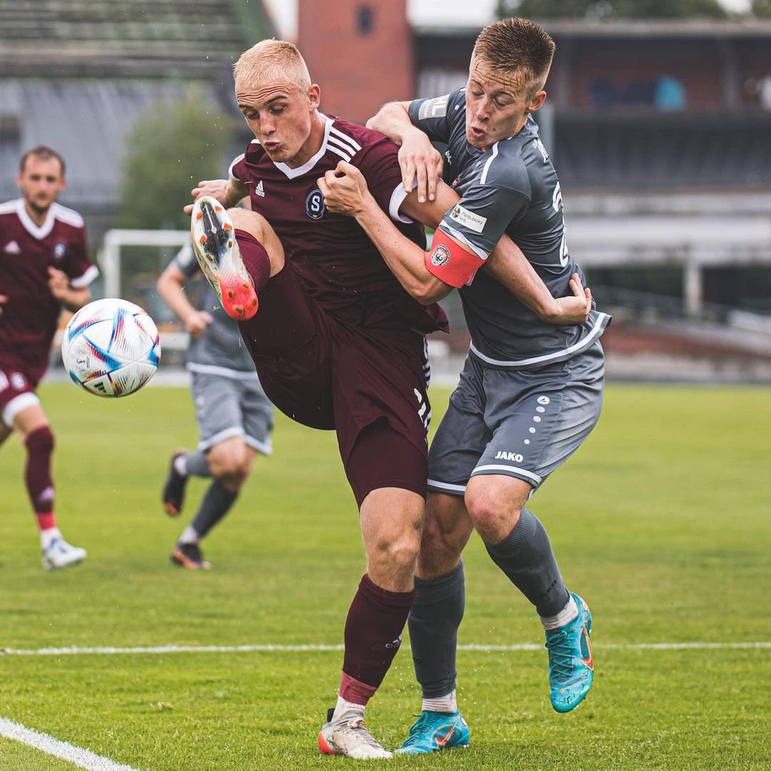 ?️-TÝM | Sparťanská rezerva odehrála první přípravné utkání. Na Strahově si zopakovala konfrontaci s Chrudimí z posledního kola uplynulé sezony. Tentokrát byl úspěšnější náš soupeř a výsledkem je porážka 0:3. Více na webu. #acspartaB